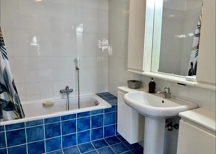 E2c2 - 3pieces Vue Avec Piscine & Parking *